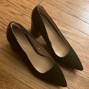 Ann Taylor black suede/patent dress heels 7M
